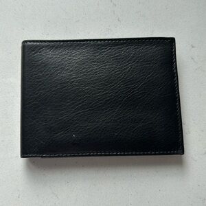 Bosca Essentials men’s bifold wallet